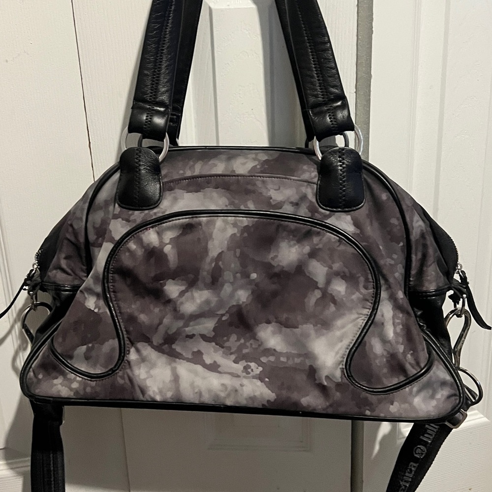 Lululemon Duffle - Picture 2 of 9